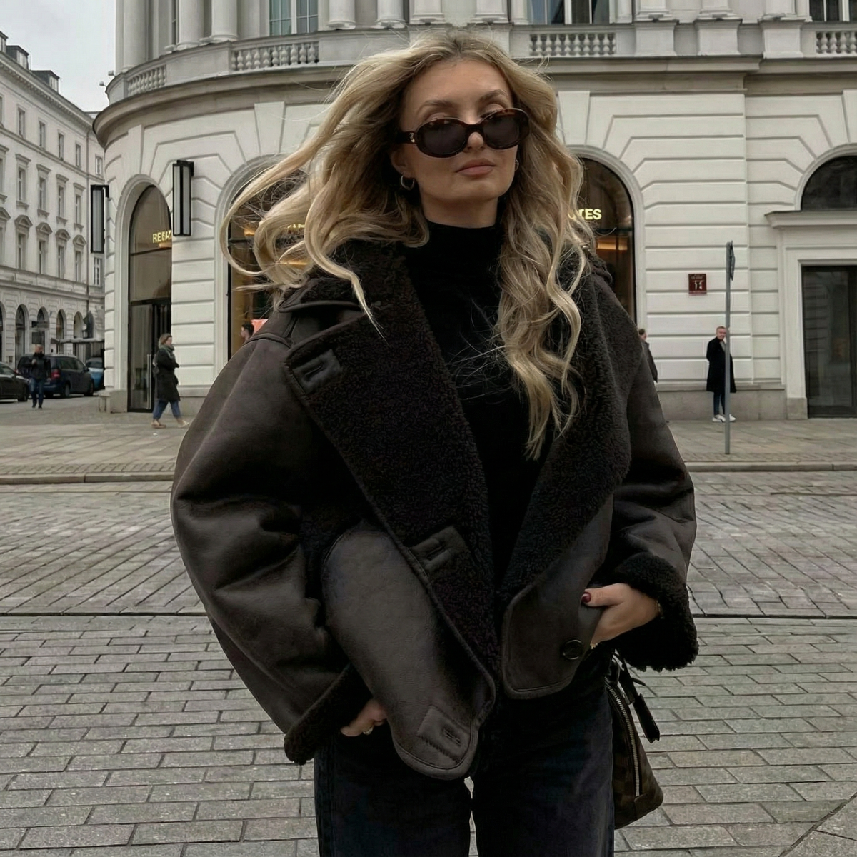 EMILIA™║Abrigo