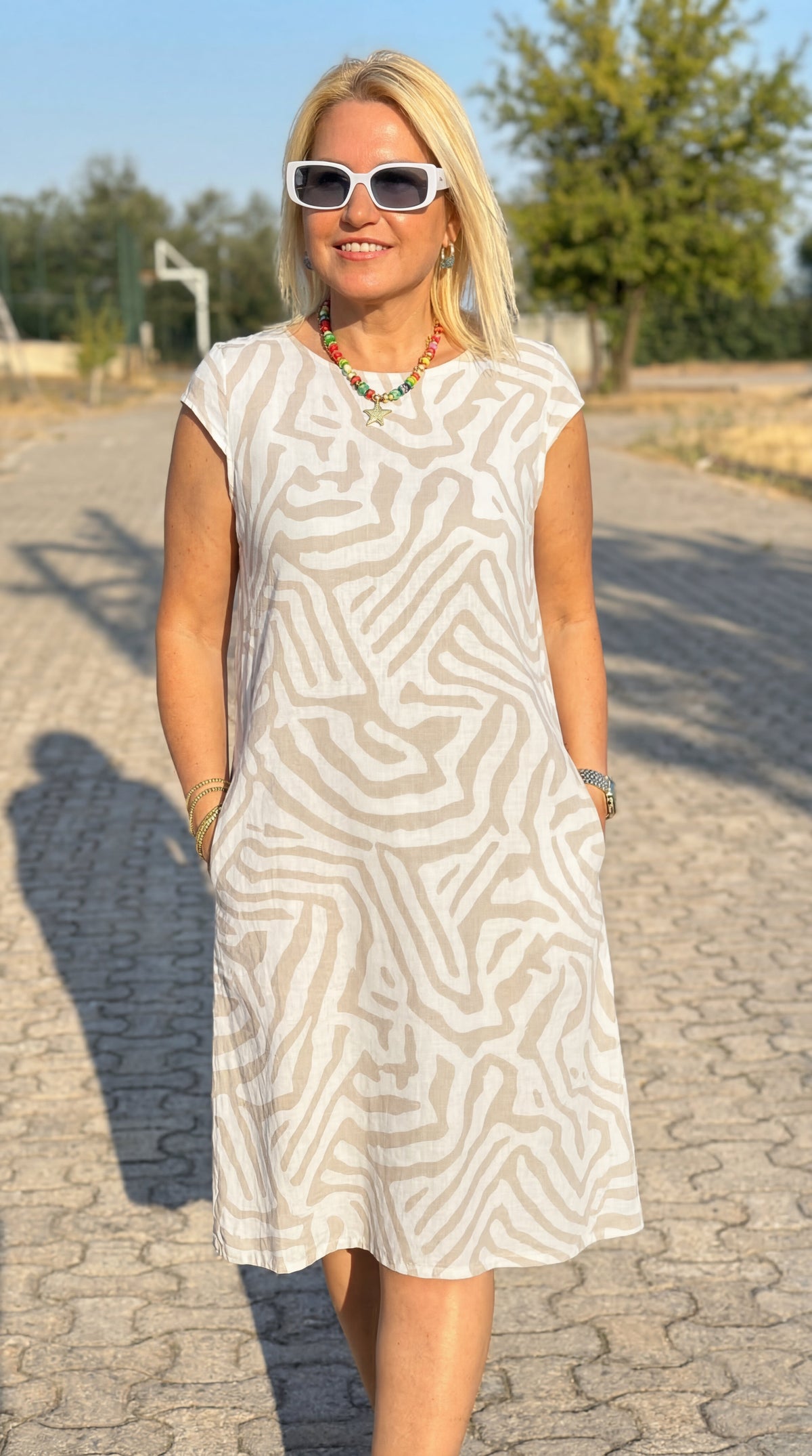 Avanille | Vestido de verano con cuello redondo.