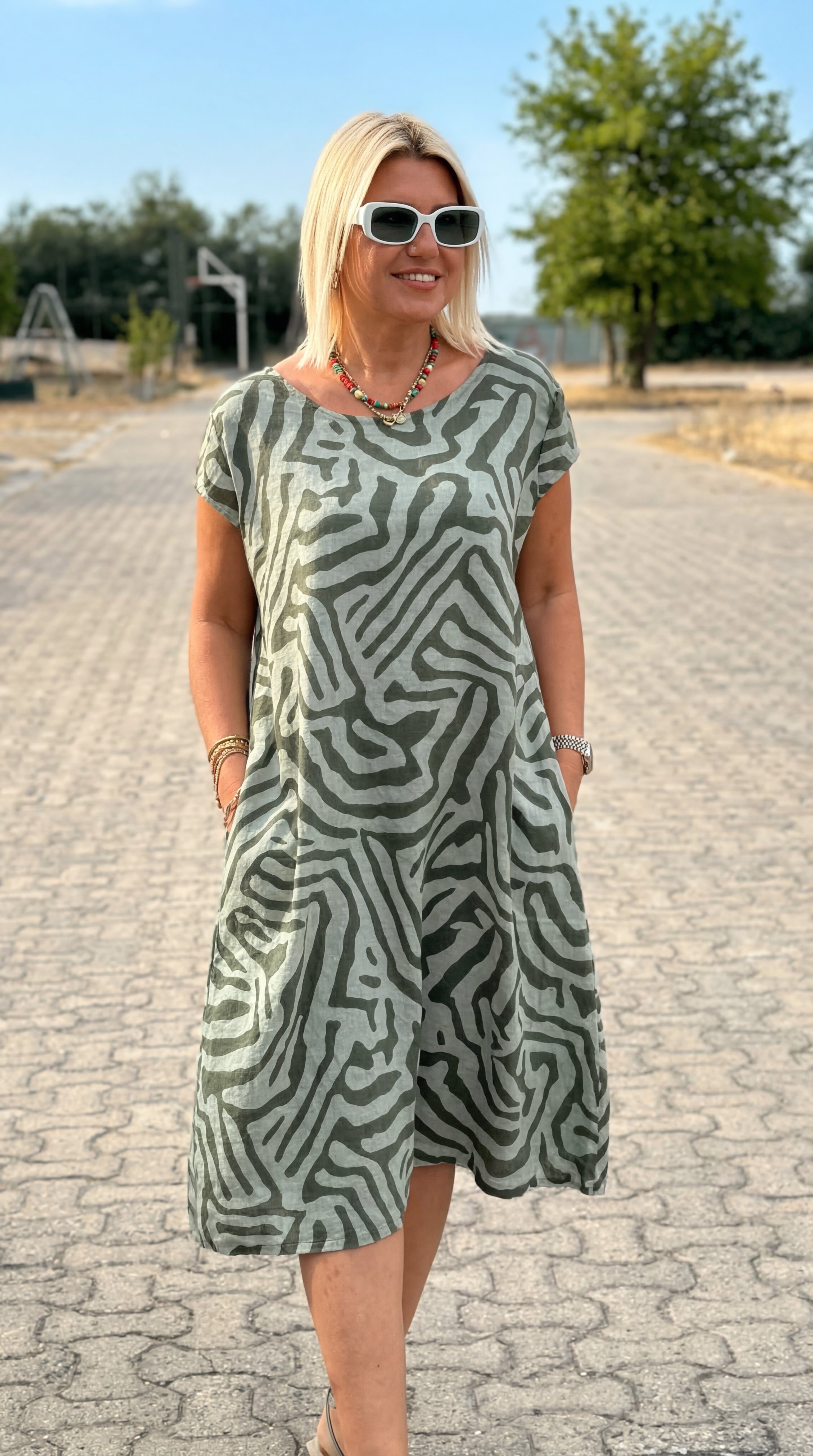 Avanille | Vestido de verano con cuello redondo.