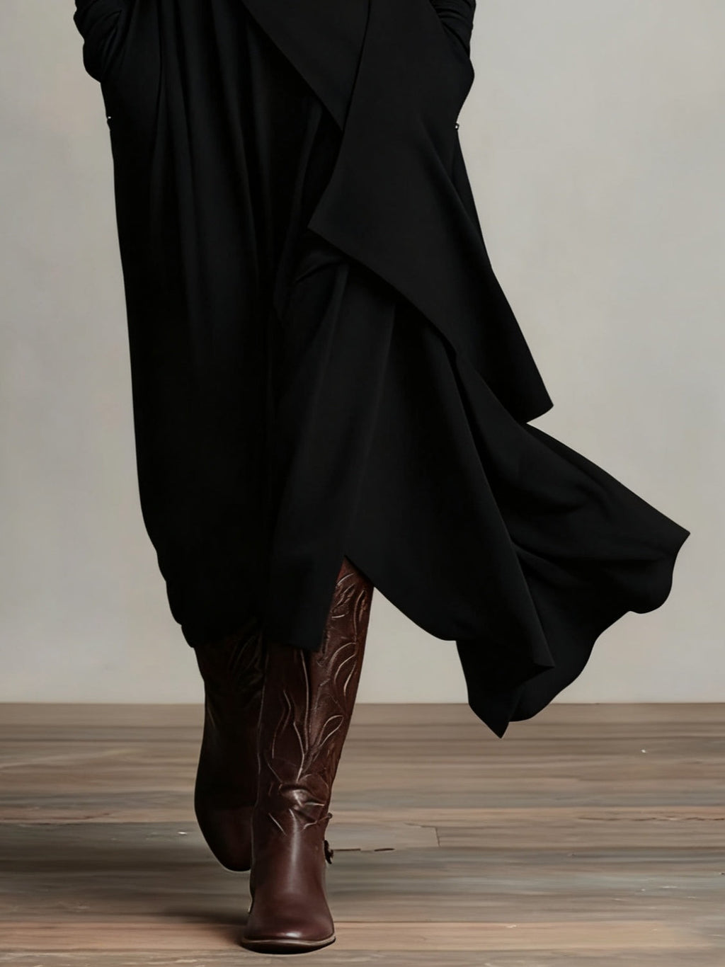 AURELIA™║Vestido largo plisado asimétrico con cuello alto